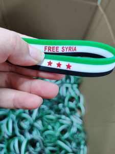 Bracelet en caoutchouc de silicone de gros OEM drapeau couche tricolore <span class=keywords><strong>ensemble</strong></span> nous pouvons pour la Syrie - Product Image 2