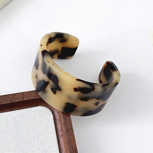 Nueva Pulsera de Joyería de Moda Vintage de Resina Acrílica Lucite, Brazaletes de Color Carey para Mujer, Accesorios de Alta Calidad, Brazalete de Tercera Generación - Product Image 4