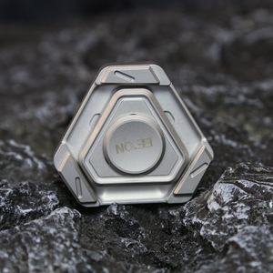 Spinner Antiestrés de Acero Inoxidable en Forma de Corazón, Juguete de Descompresión para Adultos y Niños, Juguete Giratorio de Metal - Product Image 5