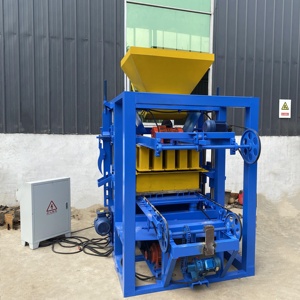 Machine à fabriquer des blocs semi-automatique QTF4-24, machine à fabriquer des pavés pour les petites entreprises à domicile - Product Image 1
