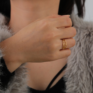 Symbole de la paix Anneaux En Acier Inoxydable Bague Femmes Protection Amulette Pacifisme Contre La Guerre Bijoux Cadeaux En Gros - Product Image 1