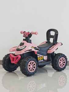 Auto Eléctrico para Niños 2025, con Barra de Empuje y Capota, Popular para Niños de 1 a <span class=keywords><strong>3</strong></span> Años, con Control Manual y Pedales - Product Image 4