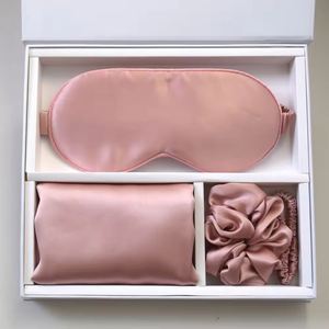 หน้ากากปิดตาไหมมัลเบอร์รี่ 100% ออร์แกนิคจากธรรมชาติ ของ Four Seasons Customize พร้อมกิ๊บติดผมแบบโปรโมชั่น ปลอกหมอน และหน้ากากนอนหลับผ้าไหม - Product Image 3