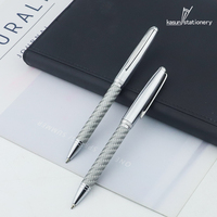 Stylo à bille torsadé en Fiber de carbone, Logo personnalisé pour fournitures scolaires, 1 pièce