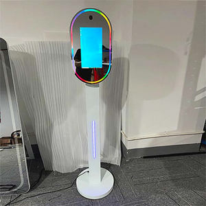 บูธถ่ายรูปกระจกอะคริลิคใส - กระจกวิเศษโปร่งใสพร้อมไฟ RGB รอบขอบสำหรับงานอีเว้นท์สมัยใหม่ - Product Image 1