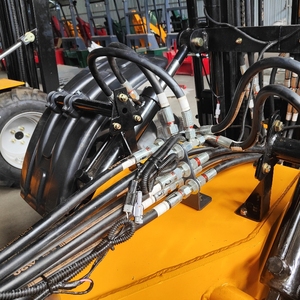 Good Price Customizable Mini Articulated diesel <strong>Forklift</strong> GM1000 for Loading Hives <strong>on</strong> Sale - Product Image 5