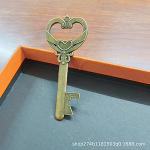 金属製キーチェーンDIYウェディングギフト彫刻付きラブテーマクリエイティブカードレトロボトルオープナー - Product Image 6