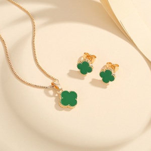 Set di Orecchini e Collana in Ottone con <span class=keywords><strong>Quadrifoglio</strong></span> di Tendenza, Gioielli Raffinati da Donna in Vari Colori, Orecchini a Perno e <span class=keywords><strong>Ciondolo</strong></span>, Vendita Transfrontaliera - Product Image 3