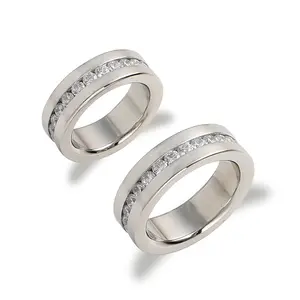 Venta al por mayor 925 joyería de plata canal redondo corte diamante anillos de boda para hombres