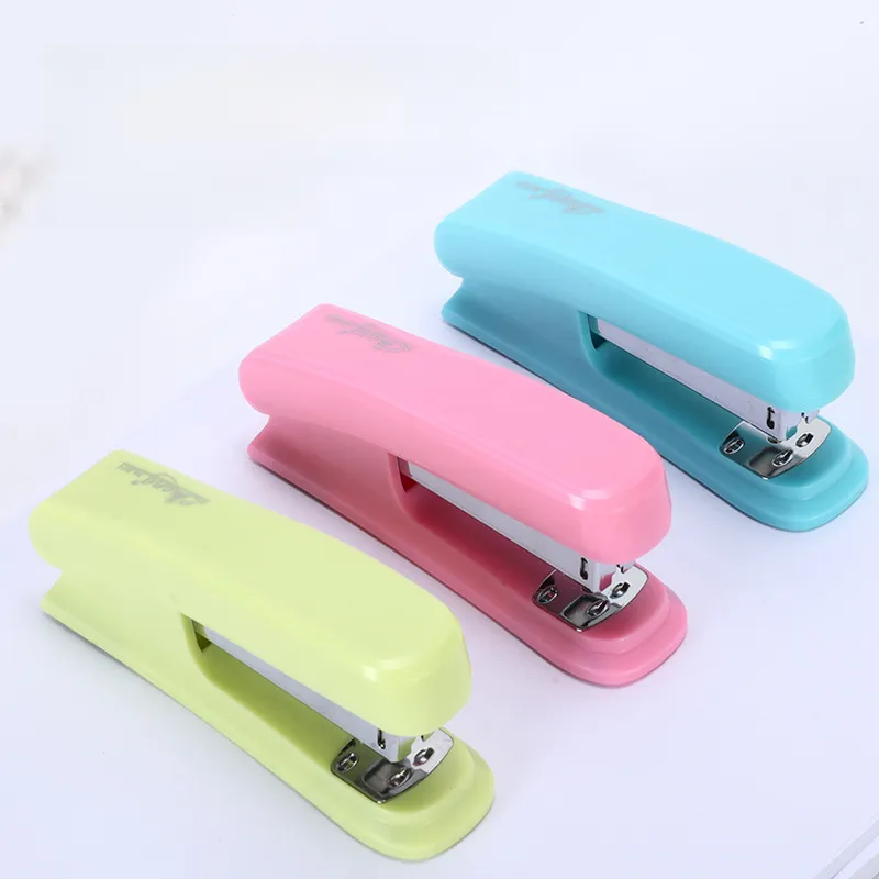 Đầy Màu Sắc Mini Stapler Set Cho Sinh Viên Xách Tay Văn Phòng Stapler Kit Effortless Stapler Bán Buôn