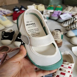 Chaussures en toile pour enfants de bonne qualité de style mixte Chaussures bon marché <span class=keywords><strong>Stock</strong></span> de chaussures Lots en gros