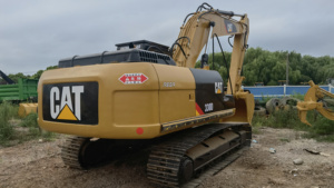 Excavatrice sur chenilles d'occasion 330D 30 tonnes en bon état, moteur hydraulique, roulement, godet de 1,4 m³, boîte de vitesses du moteur - Product Image 3