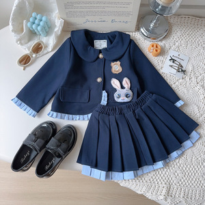 Costume de policière pour filles, nouveau style printemps-automne, ensemble deux pièces mignon et tendance comprenant un manteau, une jupe plissée, des nœuds, en laine peignée - Product Image 2