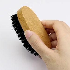 Brosse à cheveux moyenne dure pour hommes manche en bois de hêtre Nylon véganisme ondulé brosse à cheveux pour cheveux noirs brosses à barbe - Product Image 1