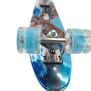 Usine Nouveau Design Professionnel <span class=keywords><strong>Surfskate</strong></span> Quatre Roues Planche À Roulettes Planche À Roulettes Ensemble Complet Avec <span class=keywords><strong>Roue</strong></span> Clignotante - Product Image 4