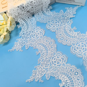 Dentelle brodée chimique soluble dans l'eau en soie de lait 100 % polyester, blanche et noire, motif floral, largeur 20 cm, directement de l'usine - Product Image 5