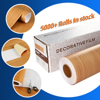Films décoratifs de plafond extensible en PVC auto-adhésif de longue date rouleau papier de bois moderne teinté Opaque PE pour appartement