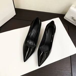 Nuove Scarpe da Donna Primavera 2025 con Tacco Alto Rosso, Punta Affusolata, Stile Francese Elegante, Tacco Sottile Nero, Scarpe Open-Toe - Product Image 3