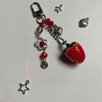Porte-clés Fraise de Luxe Mignon Fait Main, Accessoire de Sac à Main Style Y2K, Porte-clés en Acrylique en Forme de Fraise, Pendentif pour Clés de Voiture