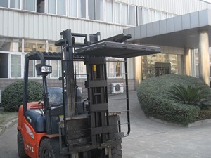 Stabilizzatore di Carico per Carrello Elevatore: Dispositivo per Migliorare la Stabilità nella Movimentazione del Carico - Product Image 2