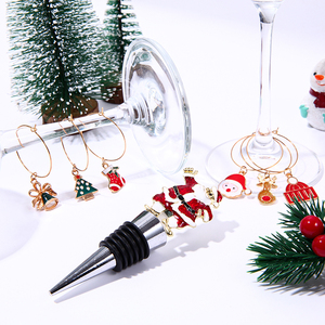 I Migliori Decorazioni Natalizie: Segnaposto in Metallo per Bottiglie <span class=keywords><strong>di</strong></span> Vino, Identificatori per Bicchieri da Festa, Anelli per Calici con <span class=keywords><strong>Babbo</strong></span> <span class=keywords><strong>Natale</strong></span> e Renne - Product Image 5
