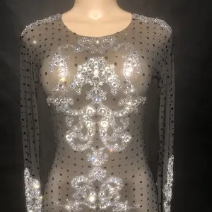 Desain Mewah Berkilau Berkilau Berlian Dihiasi Gaun Panjang Hitam Seksi Gaun Malam Melengkung Pakaian Panggung