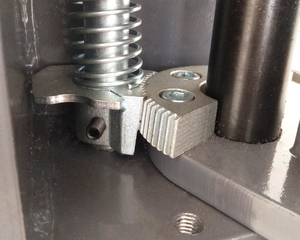AUTEC Sollevatore Idraulico a Due Colonne per Auto, Piattaforma da Officina ad Alta Capacità, Nuovo Prodotto di Grande Successo - Product Image 4