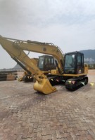 Godet de terrassement de 0,53 m³ pour pelle sur chenilles 12T modèle 312GC, compacteur vibrant, fourche à palettes