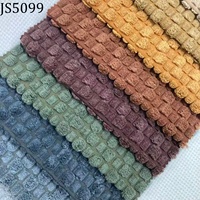 Tissu d'ameublement élégant en peluche tricotée gaufrée 3D, 100 % polyester, teint, multicolore, doux et moelleux pour canapé et maison