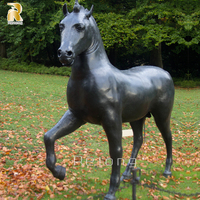 Sculpture d'animal en métal grandeur nature Statue de cheval en bronze et laiton à vendre