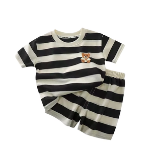 <span class=keywords><strong>Set</strong></span> Estivo per Bambine con Maglietta a Costine a Righe e Pantaloncini, Completo Due Pezzi per Neonati e Bambini - Product Image 1
