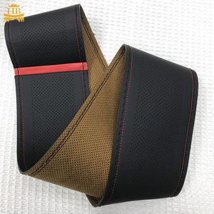 Housse de volant en cuir synthétique antidérapante cousue à la main avec des motifs de lignes rouges, housse de volant de voiture - Product Image 4