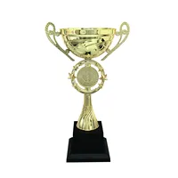 קידום מכירות מותאם אישית גודל קל משקל כדורגל אלוף פרסים זהב פלסטיק גביע למזכרת