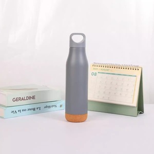 Bouteille d'eau isotherme Yongkang avec poignée en bambou, en acier inoxydable 304, durable, portable, pour usage extérieur, avec petite gourde - Product Image 5