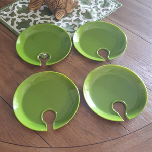 Assiettes à apéritif en mélamine de 7 pouces avec porte-verre à vin et porte-gobelet pour un usage occasionnel - Product Image 2