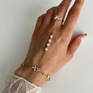 VEROMCA Chaîne de doigts en acier inoxydable or 18 carats avec perles, papillon céleste, chaîne minimaliste pour les mains, art quotidien des <span class=keywords><strong>bras</strong></span> superposés - Product Image 1