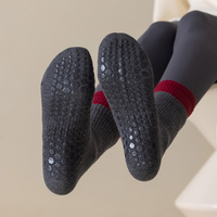 Chaussettes de Pilates colorées personnalisées, respirantes, avec logo brodé, chaussettes de barre légères pour le yoga