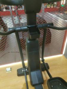 Cyclette Ellittica Commerciale Pieghevole con Resistenza Magnetica Autoalimentata, Display LED, 5 Livelli + 16 Modalità, Capacità Massima Utente 160kg - Product Image 5