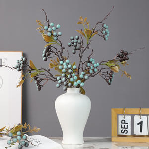 Tiges <span class=keywords><strong>de</strong></span> baies artificielles à longues tiges, <span class=keywords><strong>fruits</strong></span> rouges <span class=keywords><strong>de</strong></span> Noël, baies <span class=keywords><strong>de</strong></span> houx, branche <span class=keywords><strong>de</strong></span> baies pour la décoration <span class=keywords><strong>de</strong></span> la maison, des fêtes et des mariages - Product Image 3