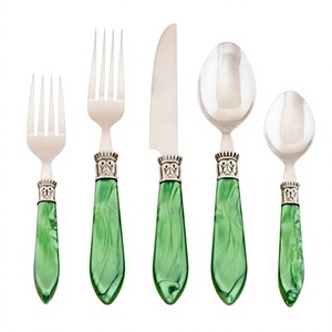 Ensemble de couverts en métal poli miroir, 5 pièces, designs personnalisables, avec manches en résine verte, pour fêtes et décoration de table - Product Image 1