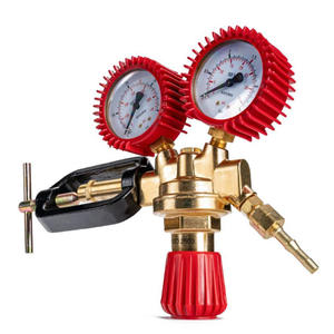 Régulateur de pression en laiton de style italien pour acétylène, argon, CO2, O2 (oxygène), gaz LP, hélium dans les applications industrielles - Product Image 1