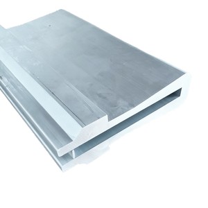 Profilé en aluminium en U de grande taille 6063, extrusion usinée CNC, rail coulissant pour équipement industriel, surface anodisée polyvalente - Product Image 4
