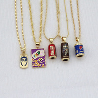 NM1408 Collar con colgante de esmalte chapado en oro de 18k, inspirado en aperitivos de Venezuela, con diseño de comida divertida, PAN Pirulin y lata de refresco