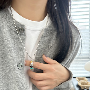 Collar con Colgante de Plata de Ley S925, Diseño de Abuela con Diamante Verde Claro Personalizado, Acabado Cepillado al Viento Buchirati, 6 mm 8 mm - Product Image 2