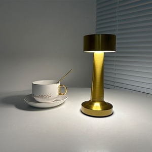 Lámpara de Mesa LED Nórdica Moderna Minimalista con Protección Ocular, Carga USB, para Buró, Escritorio, Hotel, Restaurante, Bar, Ambiente - Product Image 6