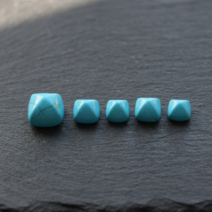 Pierres précieuses en vrac de haute qualité, turquoise bleue, 8 mm, forme de feuille, cabochons naturels en sucre, certifiées par un tiers, personnalisées Gopika - Product Image 3