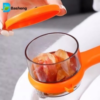 Pengupas Kulit Buah Manual 2-in-1 dengan Desain Penyimpanan Kreatif dari Plastik PP dan Wadah Penampung Kulit untuk Penggunaan di Dapur
