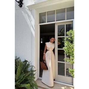 Robe de soirée de luxe beige Palila, style robe de bal, avec décorations scintillantes, tailles XS-XL, pour femmes, taille empire, longueur ras du sol - Product Image 1