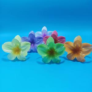 Nueva pinza para el cabello con diseño de frangipani en colores dulces, pinza para el cabello con diseño de flor de bauhinia, pinza para el cabello con diseño de pico de pato, elegante accesorio para el cabello con diseño de tiburón - Product Image 5