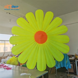 Decorazione Gonfiabile Moderna <span class=keywords><strong>Alice</strong></span> nel Paese delle Meraviglie, Fiori di Margherita 2m, per Feste Aziendali, Palcoscenici, Pubblicità Luminosa, <span class=keywords><strong>in</strong></span> Tessuto Oxford 210d con Ventilatore - Product Image 1